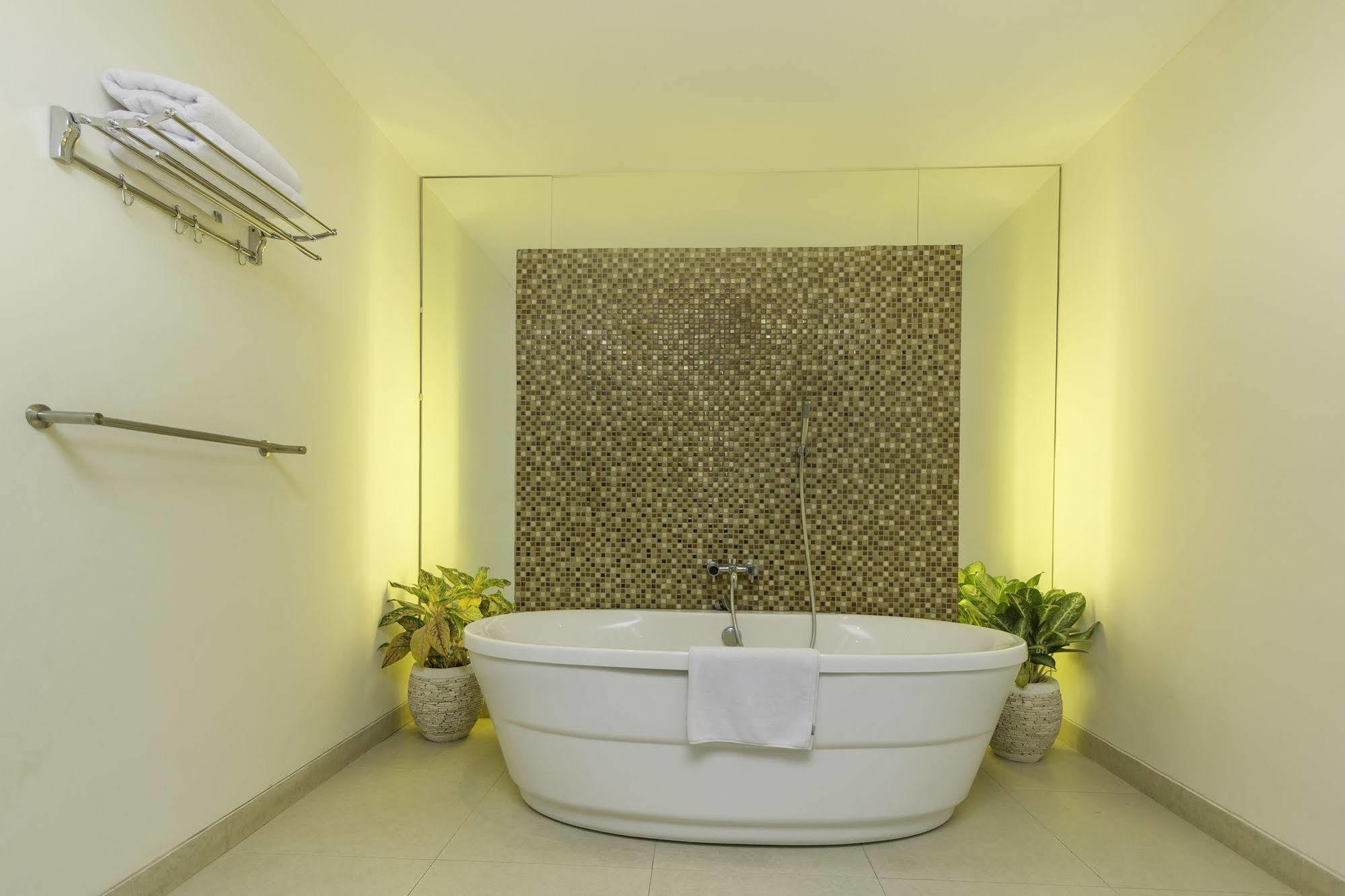 סמיניאק Villa Cascade מראה חיצוני תמונה